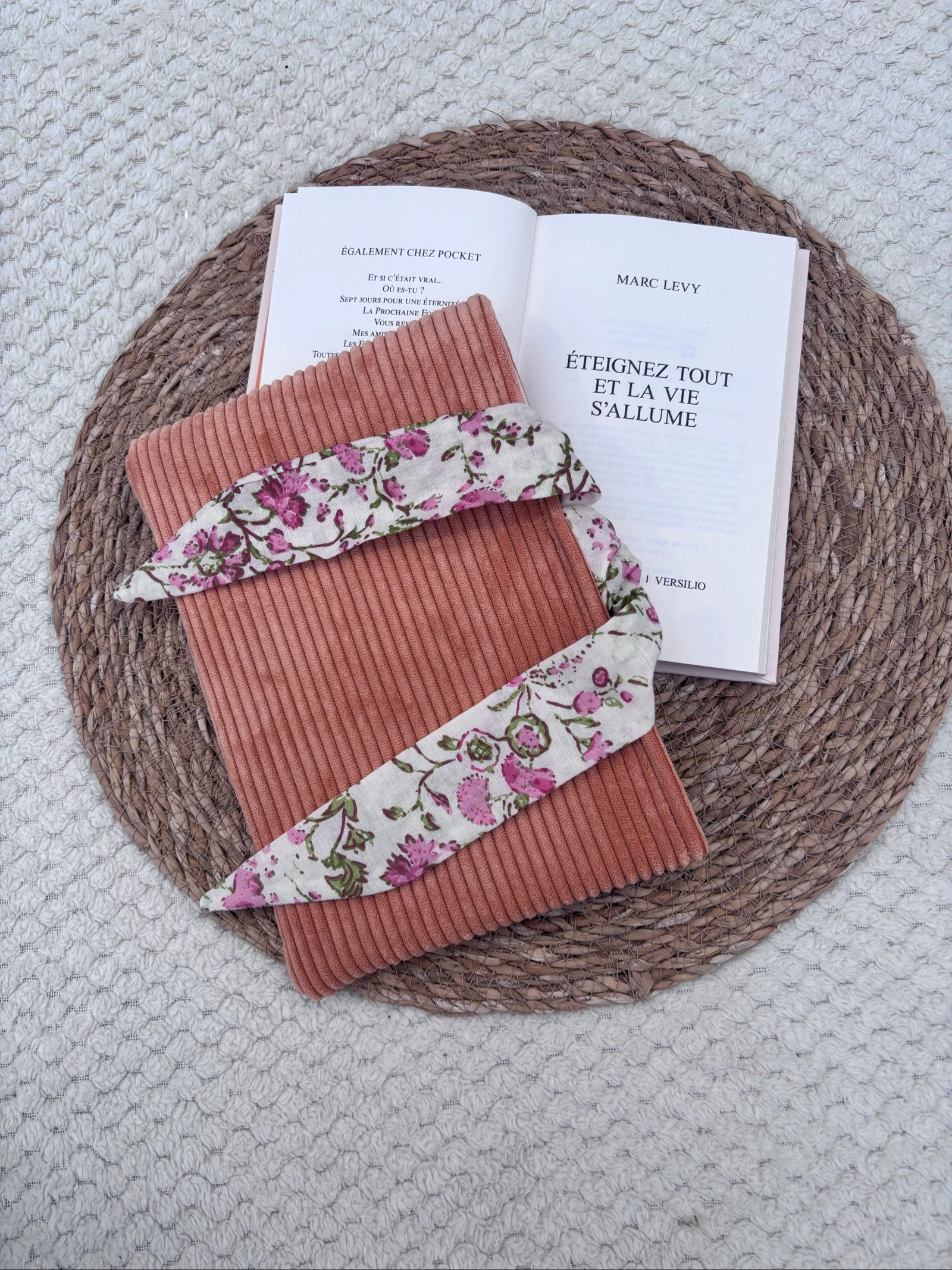 Pochette livre velours côtelé Abricot fait main